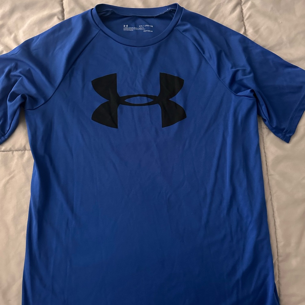 Boys UA shirt
